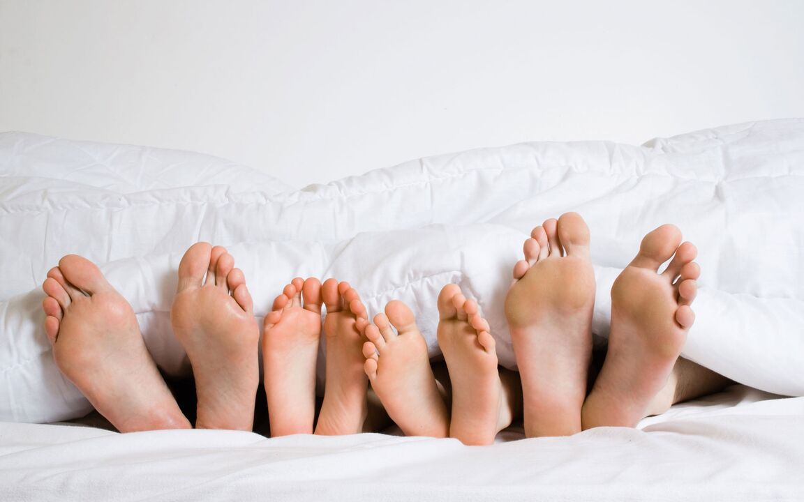 Гъбичките по ноктите на краката са популярна болест на 21 век, засягаща всеки пети човек